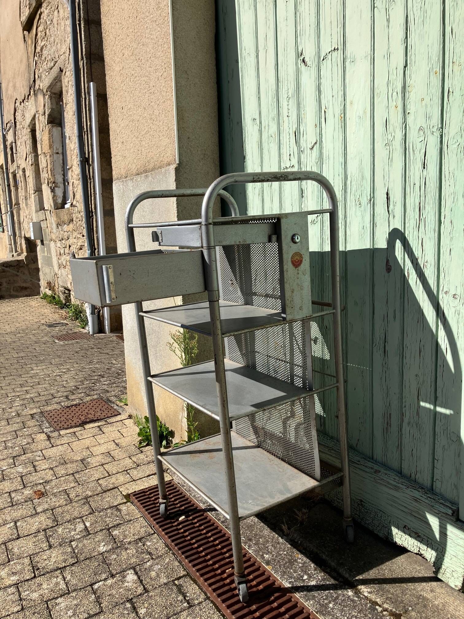 Industrial servant Heliolite
