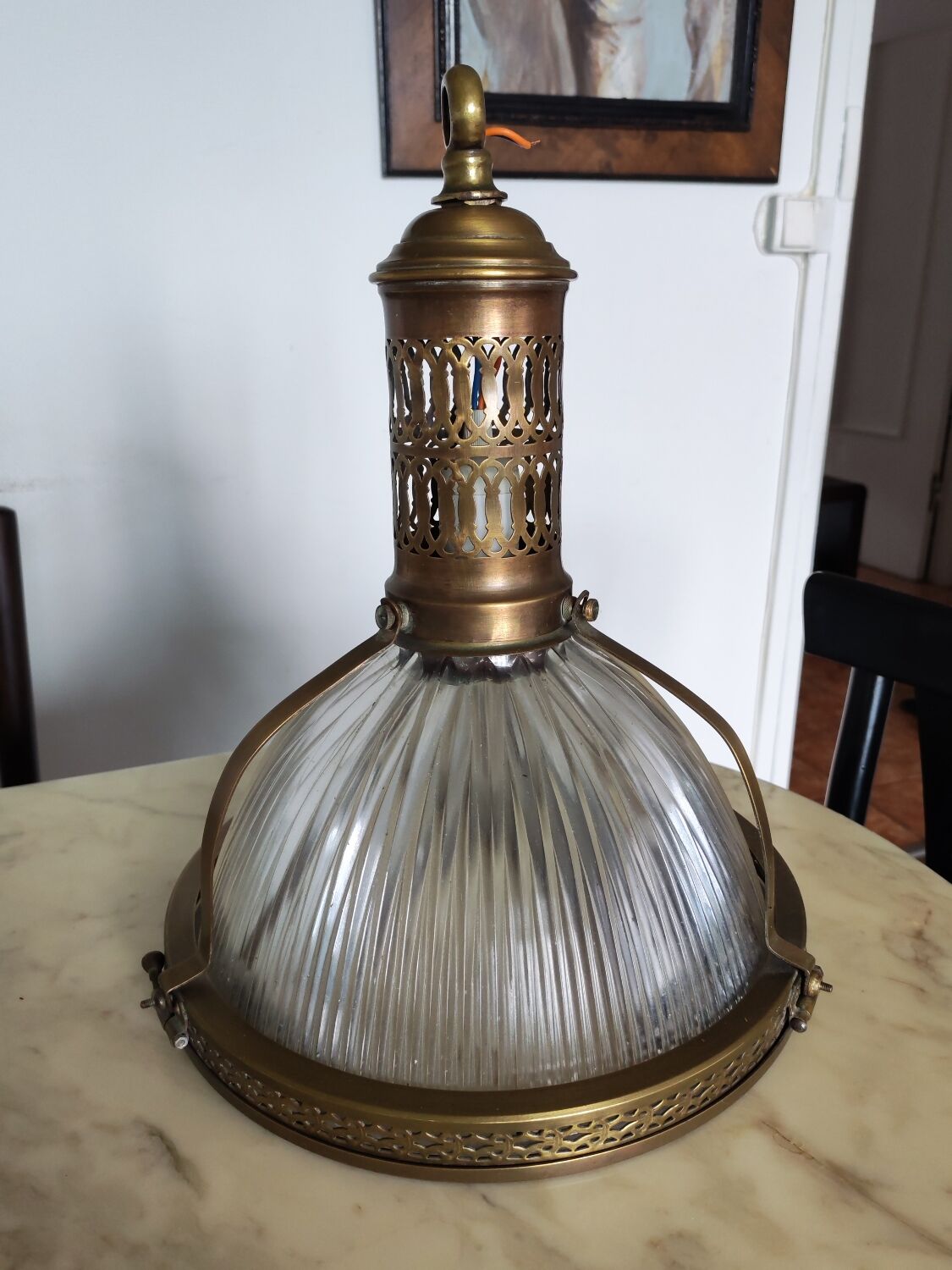 Holophane chandelier suspension