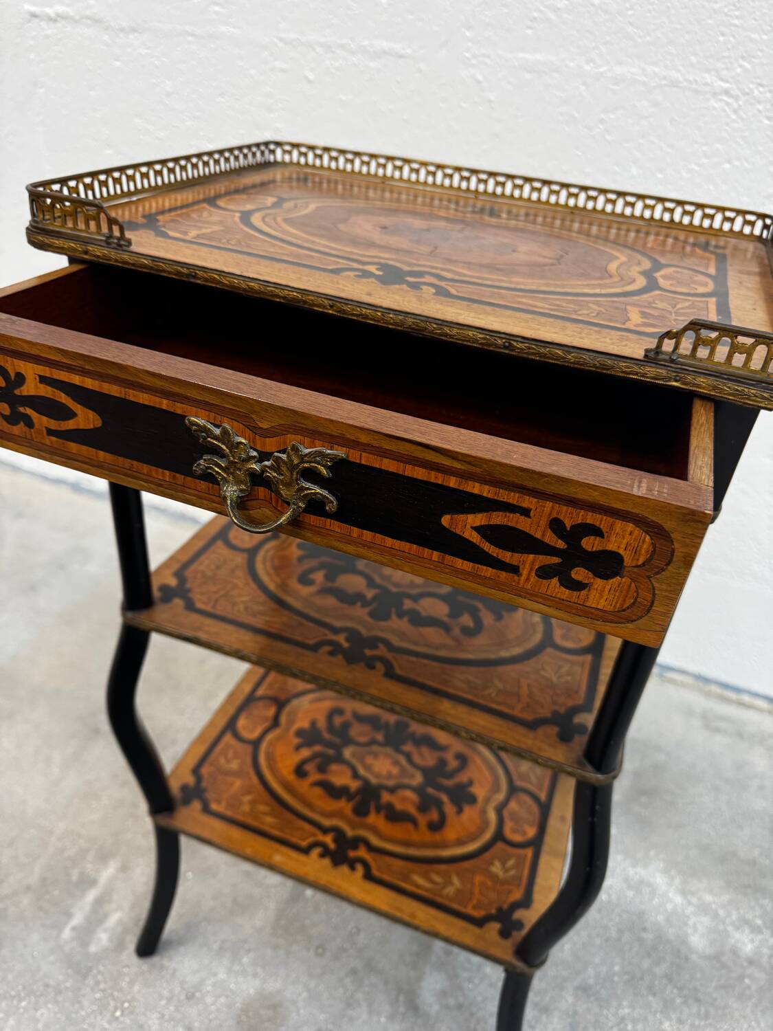 Napoleon III side table in marquetry and gilding