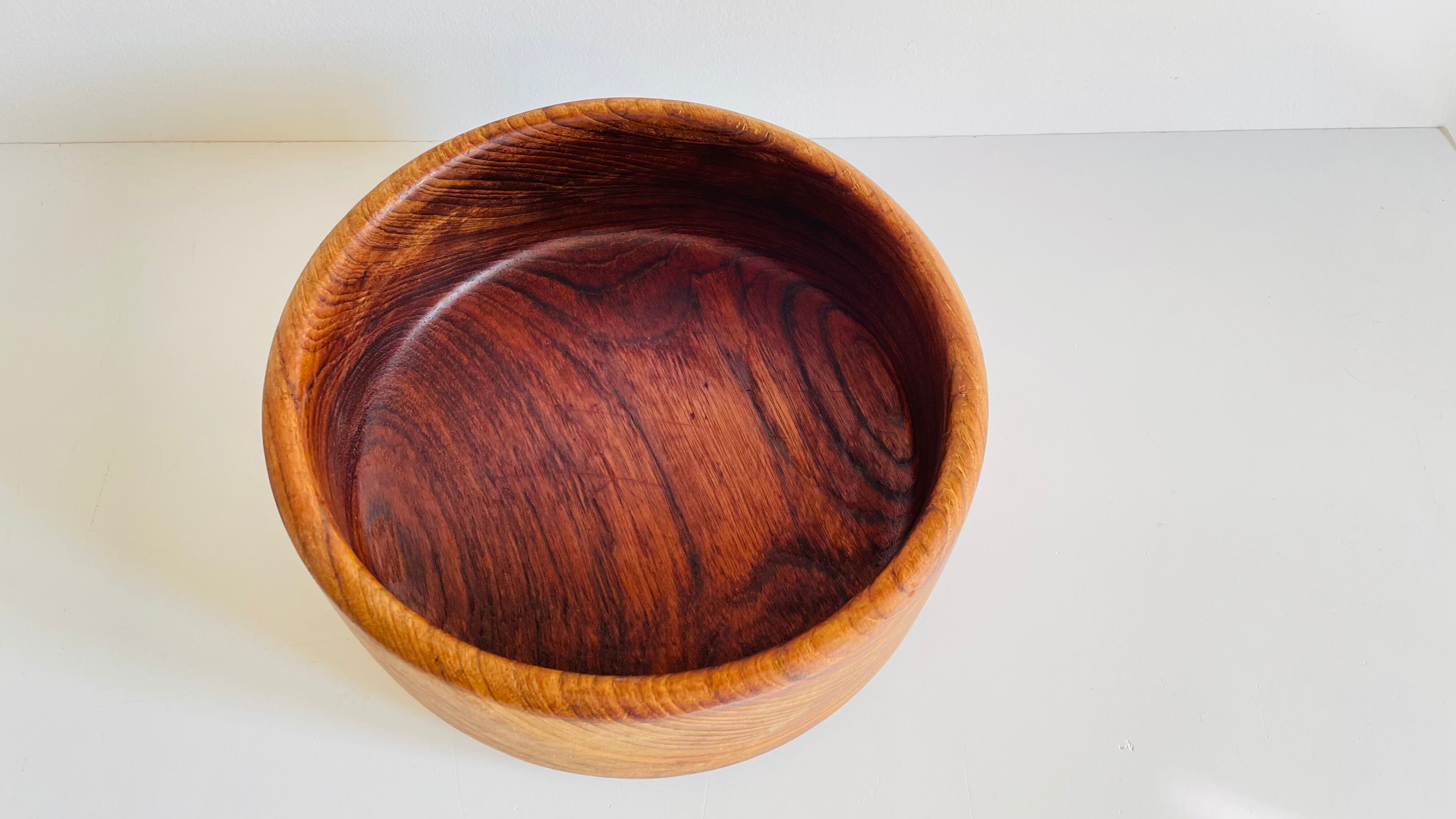 Salad bowl in teak