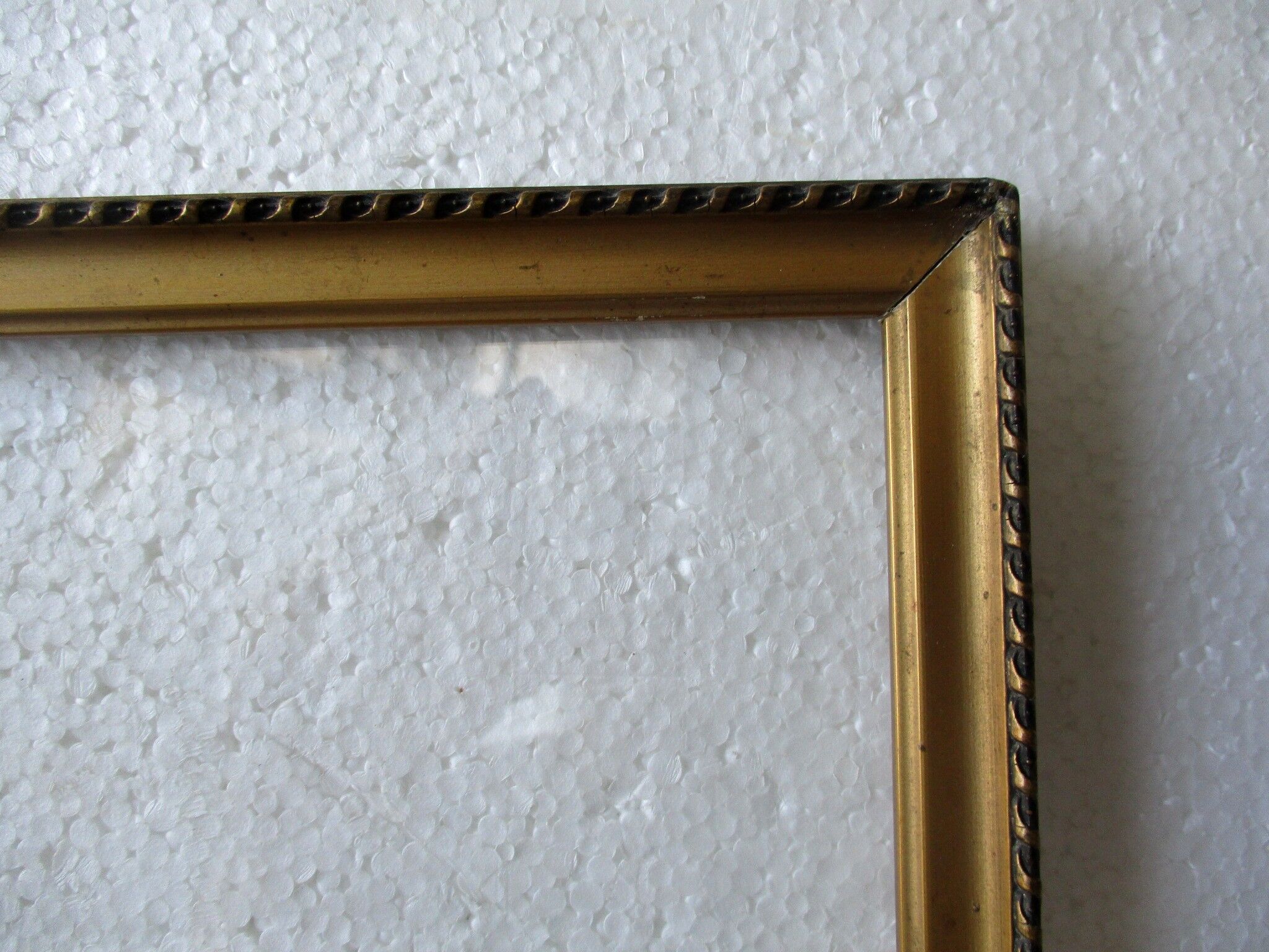 Old gilded wood frame for subject of 150 x 215