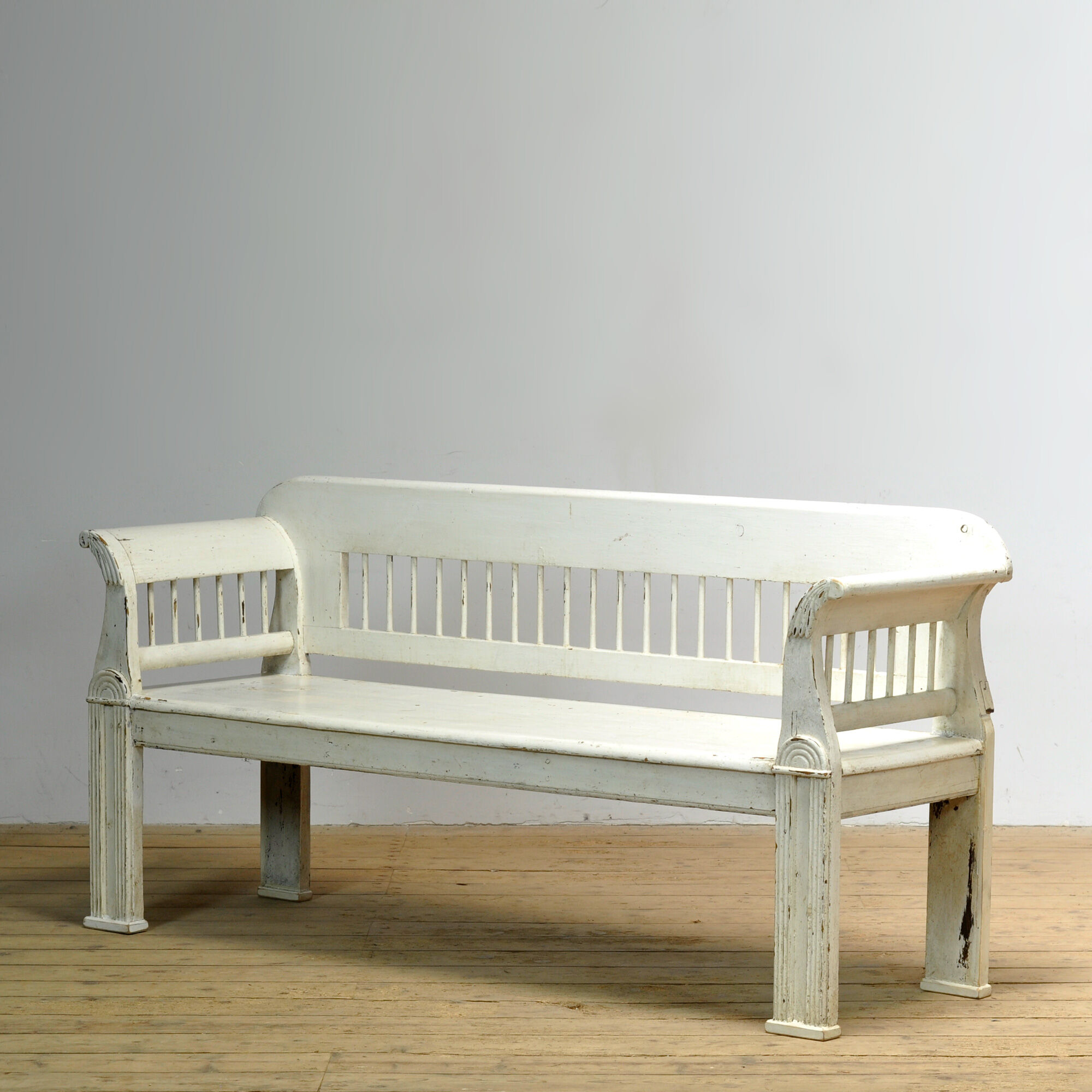 Antique pine bench, 1900s