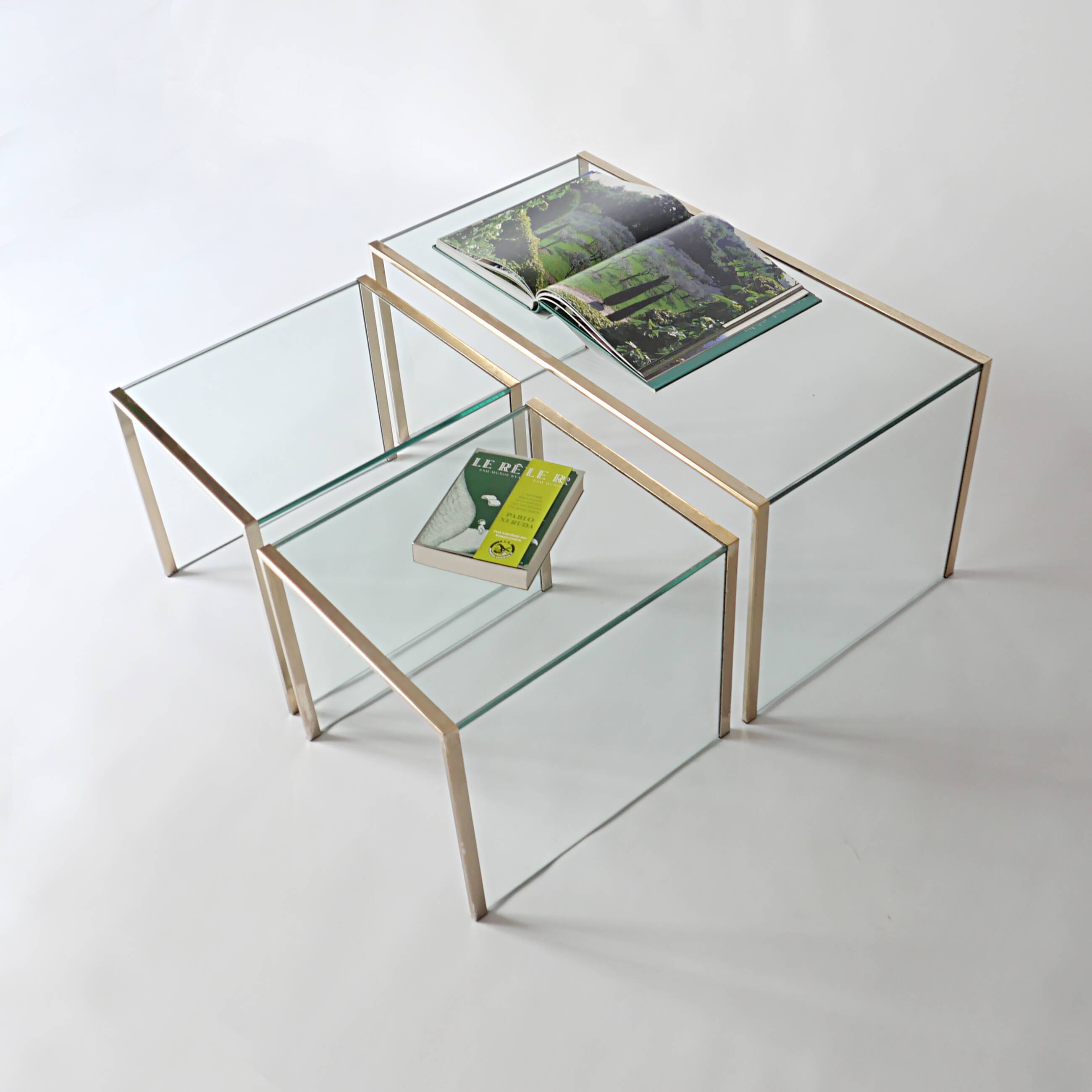 3 nesting coffee tables in glass and gilded metal, 1950-1970