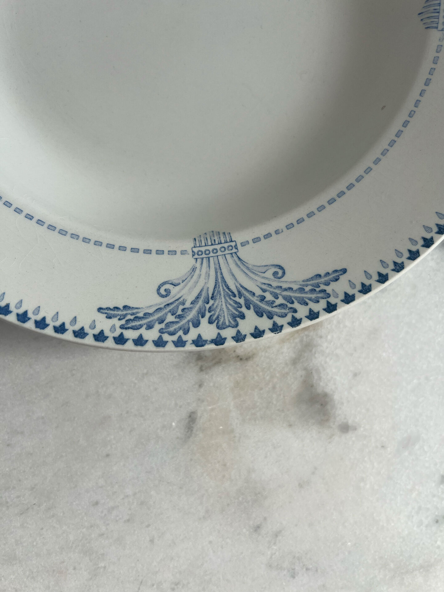 Assiette creuse Service Windsor Creil et Montereau 24cm