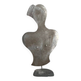 Grande sculpture en métal réalisée par l'artiste italien Antonio Misuraca.
