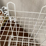 Corner shelf in openwork metal