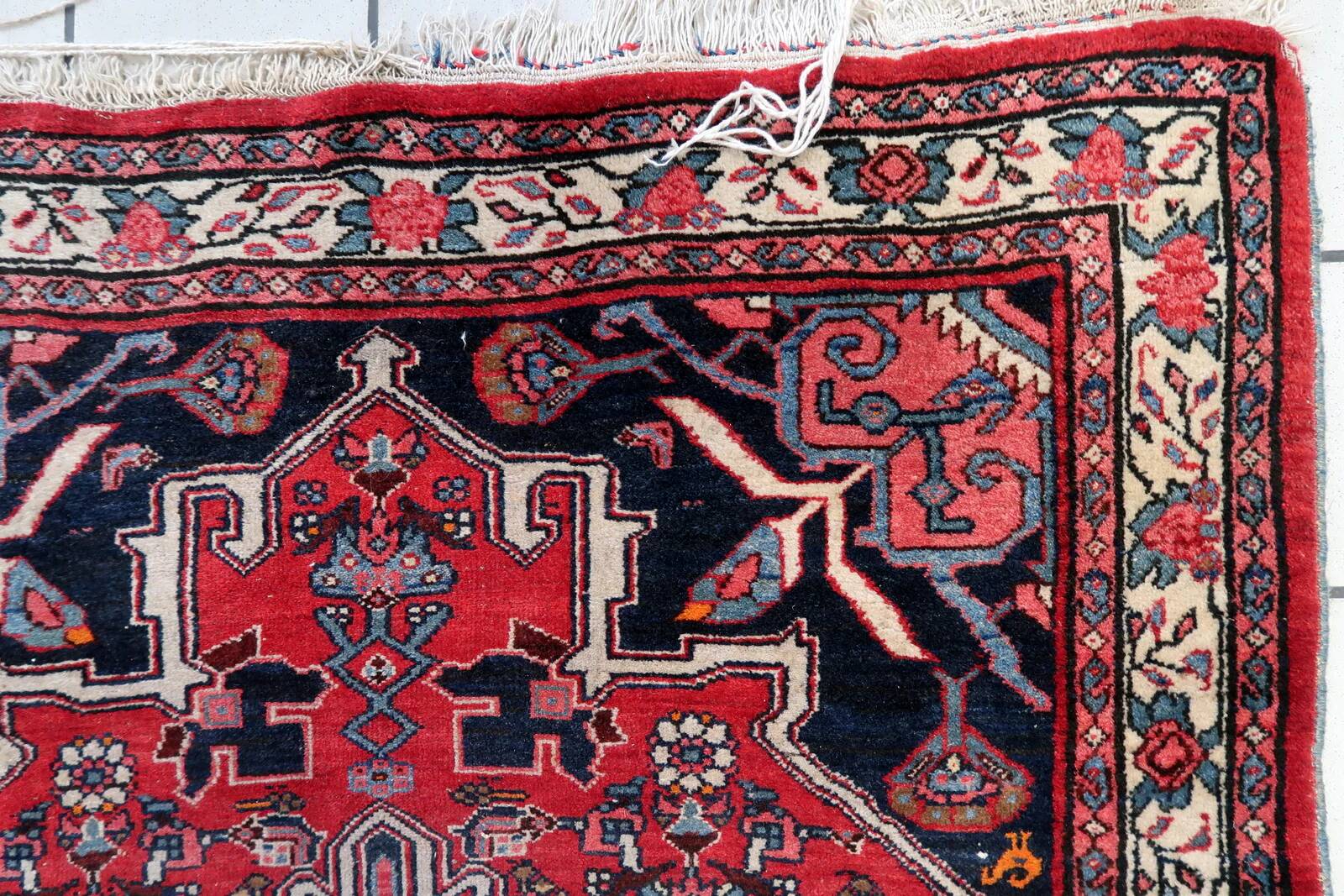 Handmade vintage Persian Bidjar rug 112cm x 176cm, 1960s