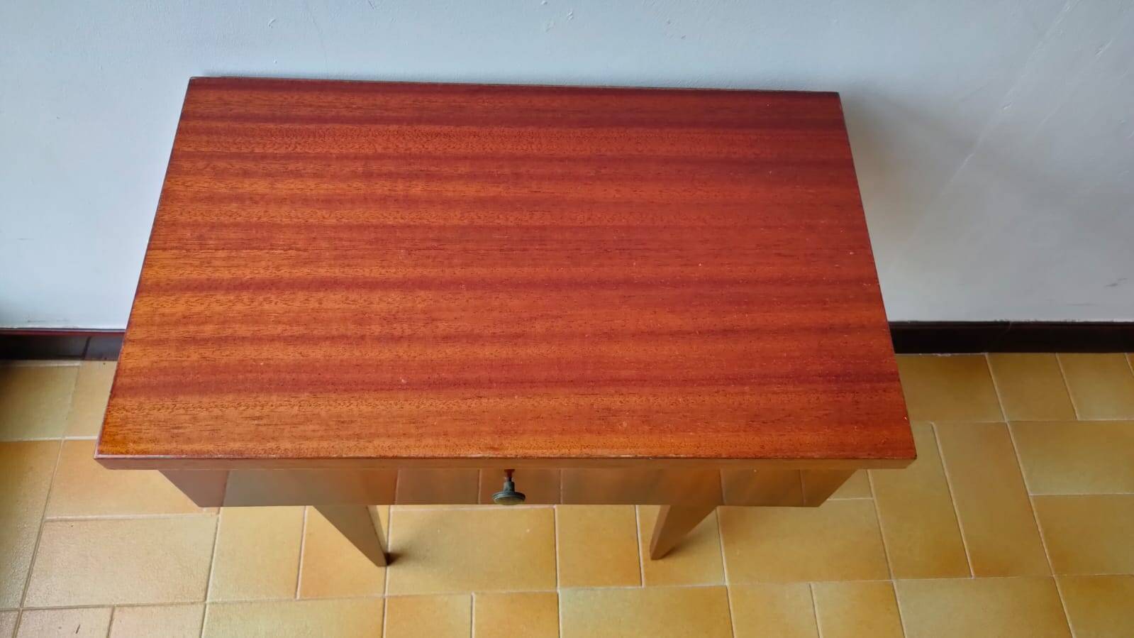 Bedside table / nightstand