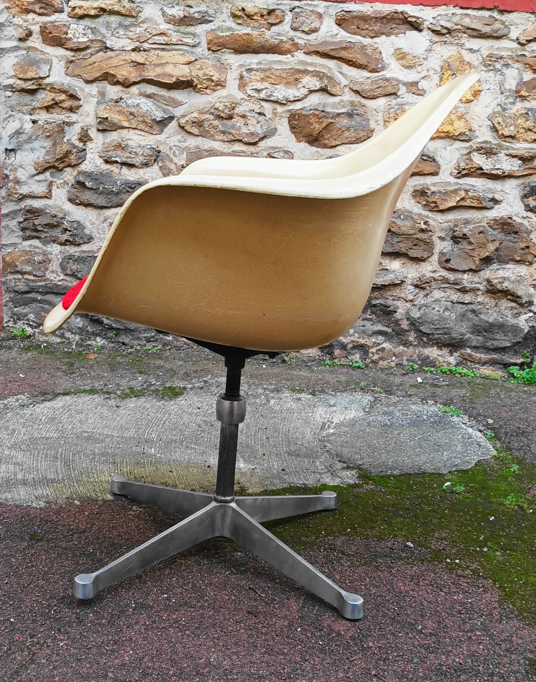 PAC office chair by Charles and Ray Eames for Herman Miller, 1960s.