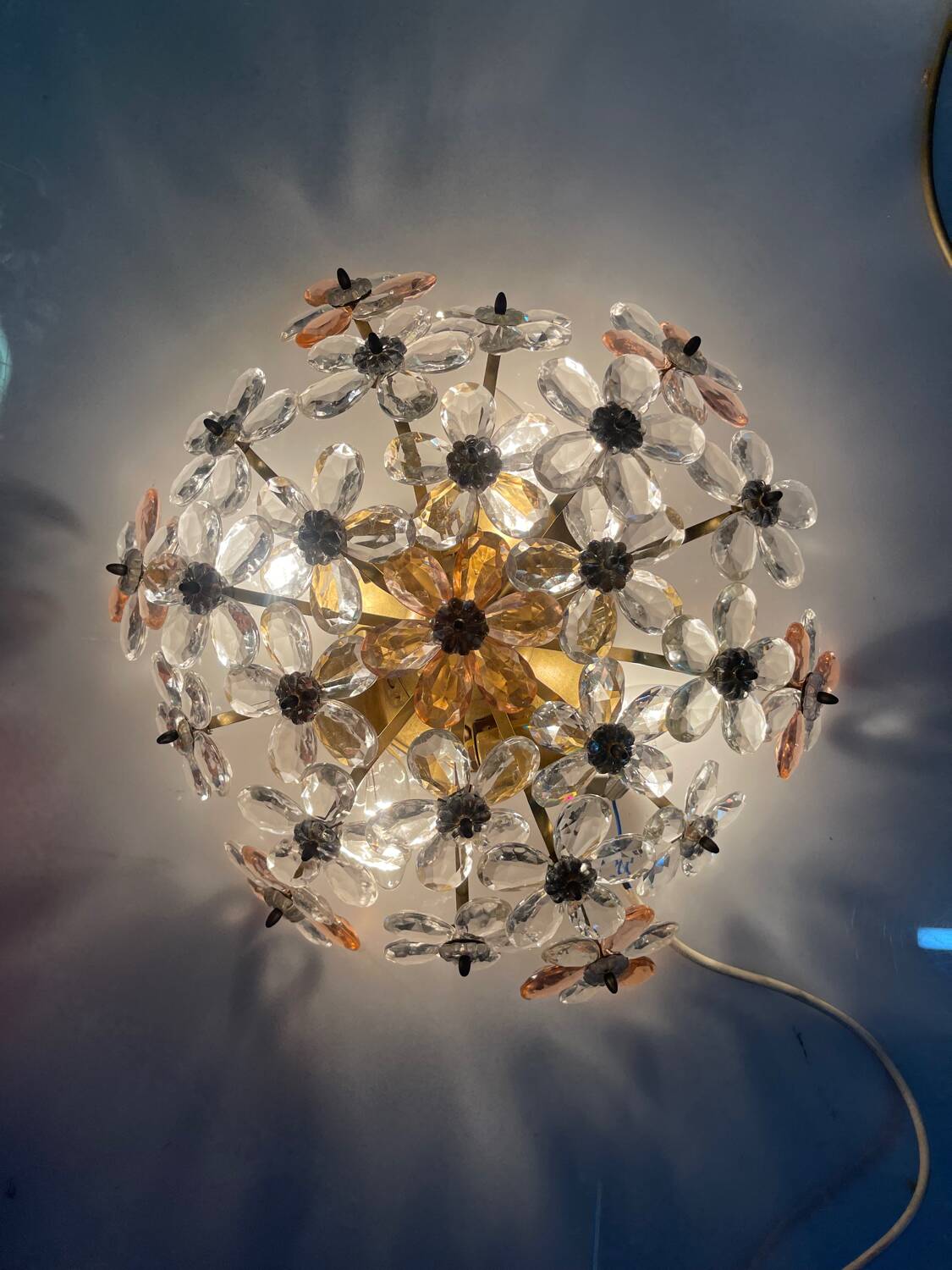 Plafonnier en verre de Murano à motif floral rose des années 1970