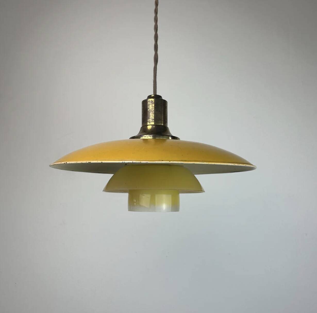1928/29 Poul Henningsen pendant with yellow shades model 3/2,5