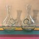 Paire de carafes rafraîchissoirs en verre