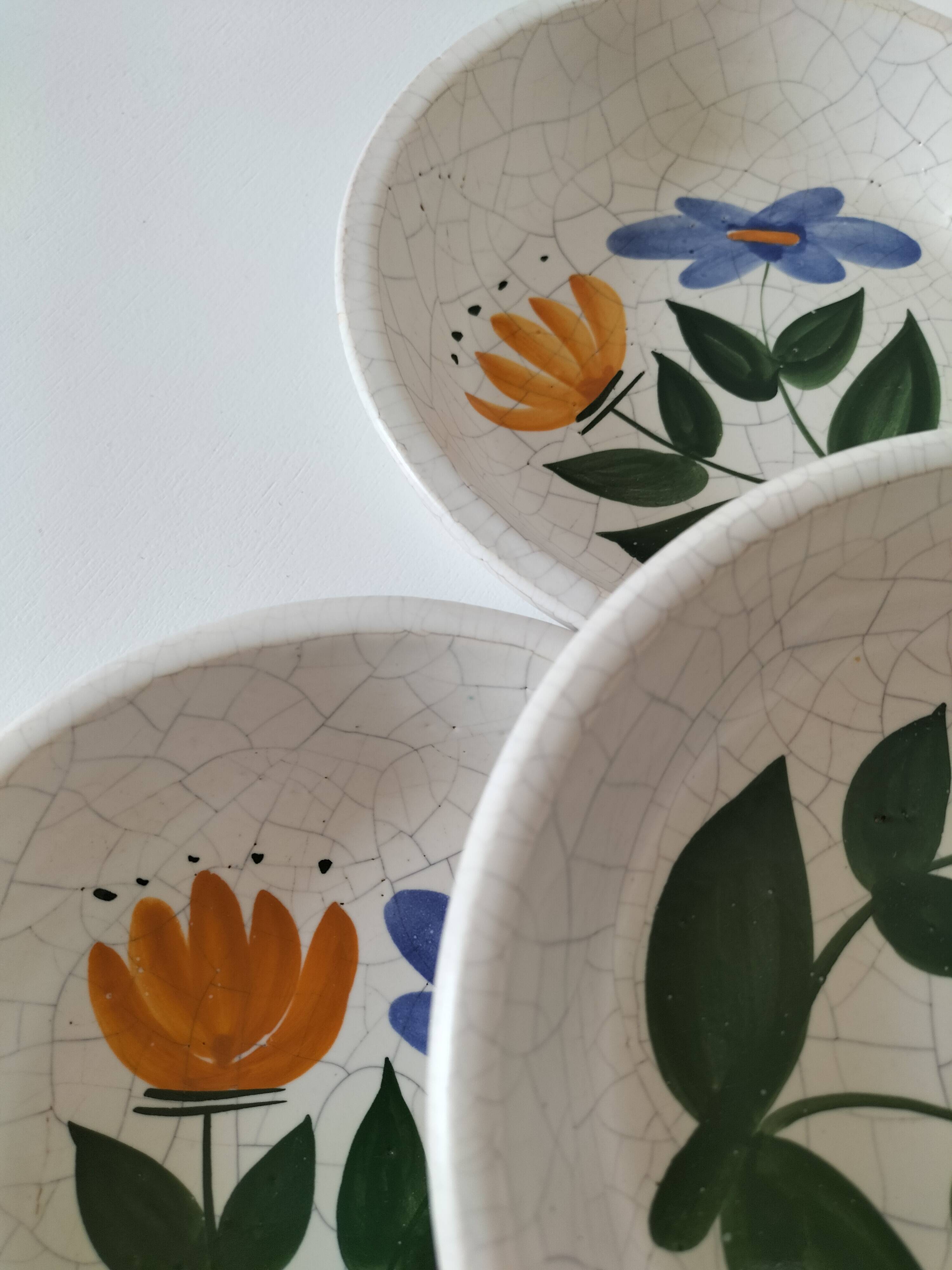 6 deep plates Poteries du Marais hand-painted floral decoration from the 60s and 70s
