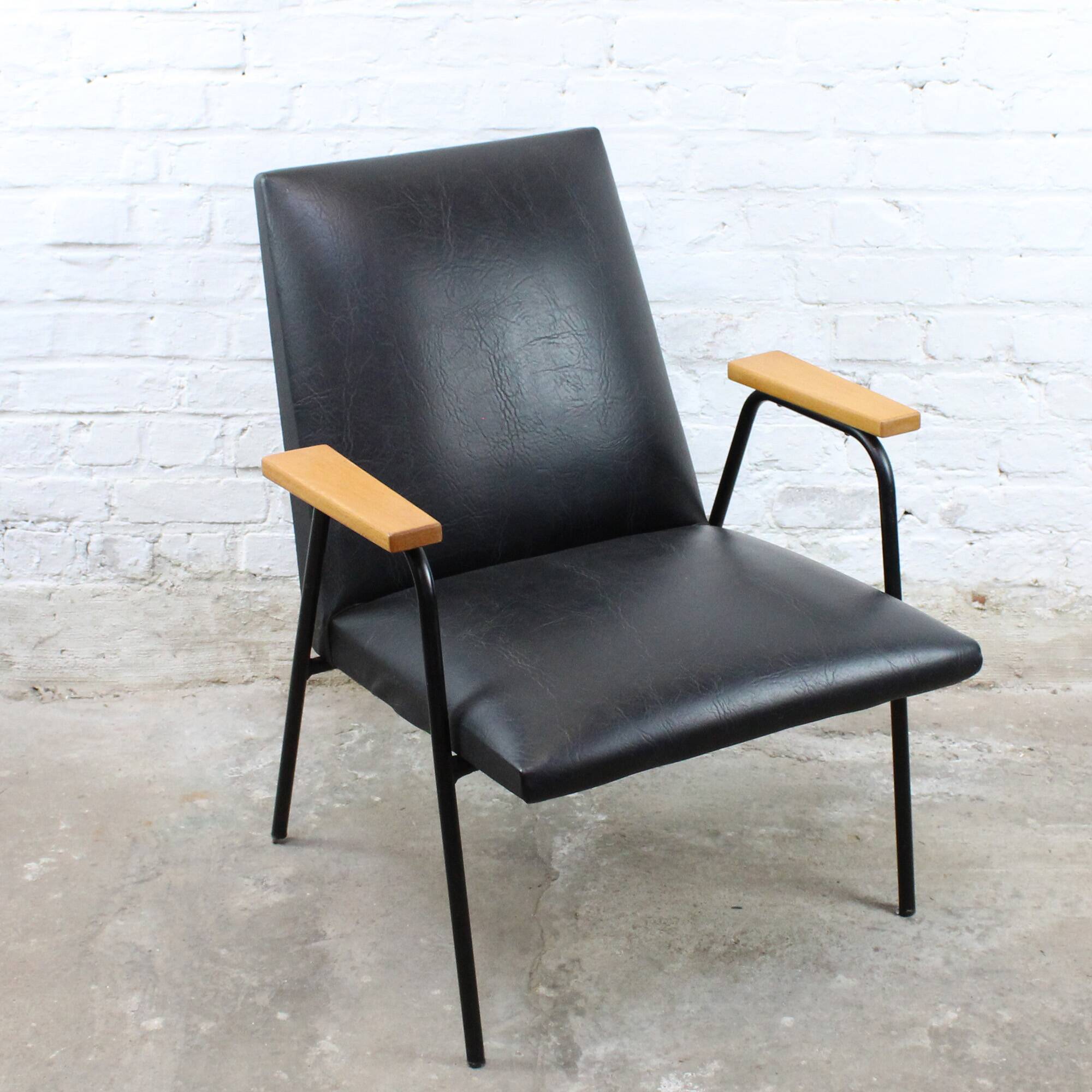 "Robert" armchair by Pierre Guariche for Meurop