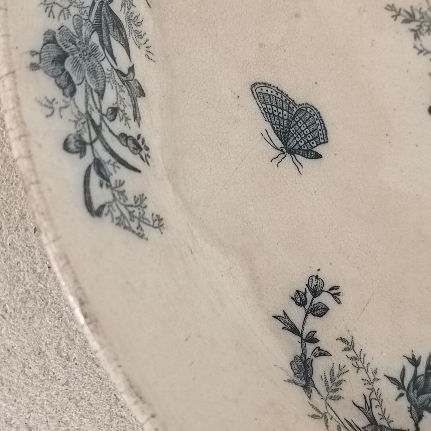 Round iron earth dish Onnaing