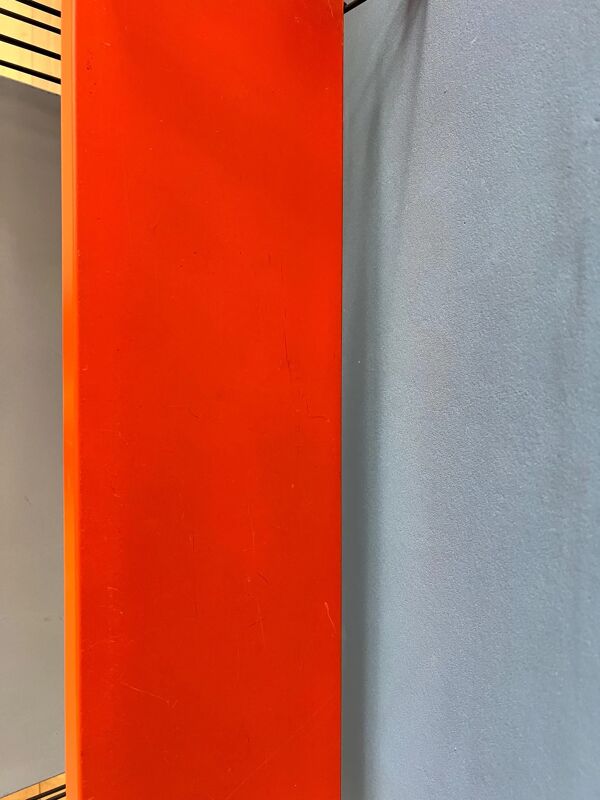 Étagère murale vintage Tomado en métal orange, rouge et gris