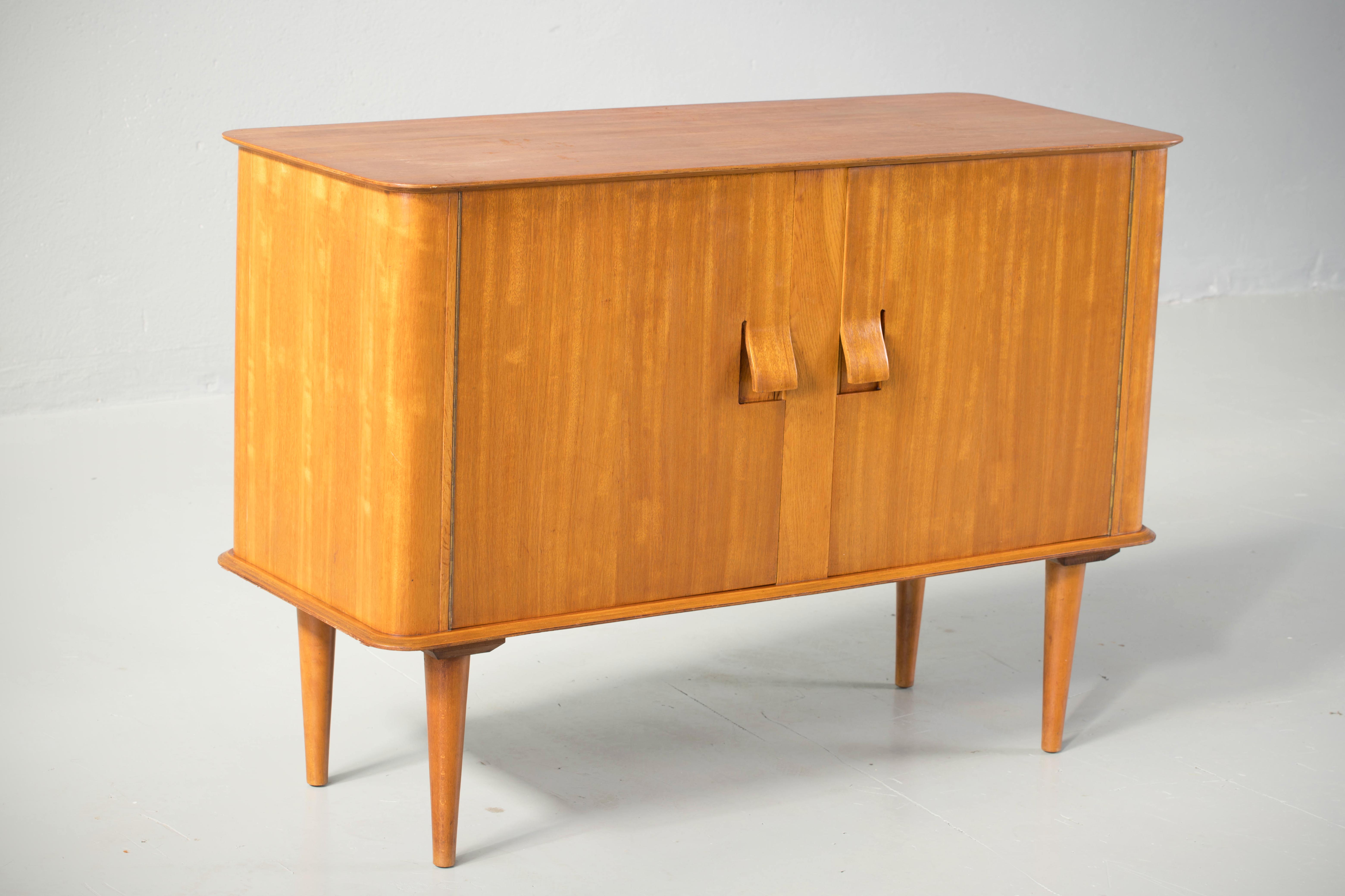 Buffet Maple de Loebenstein pour Meredew, 1960