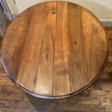 Table with oval shutter in walnut foot turned