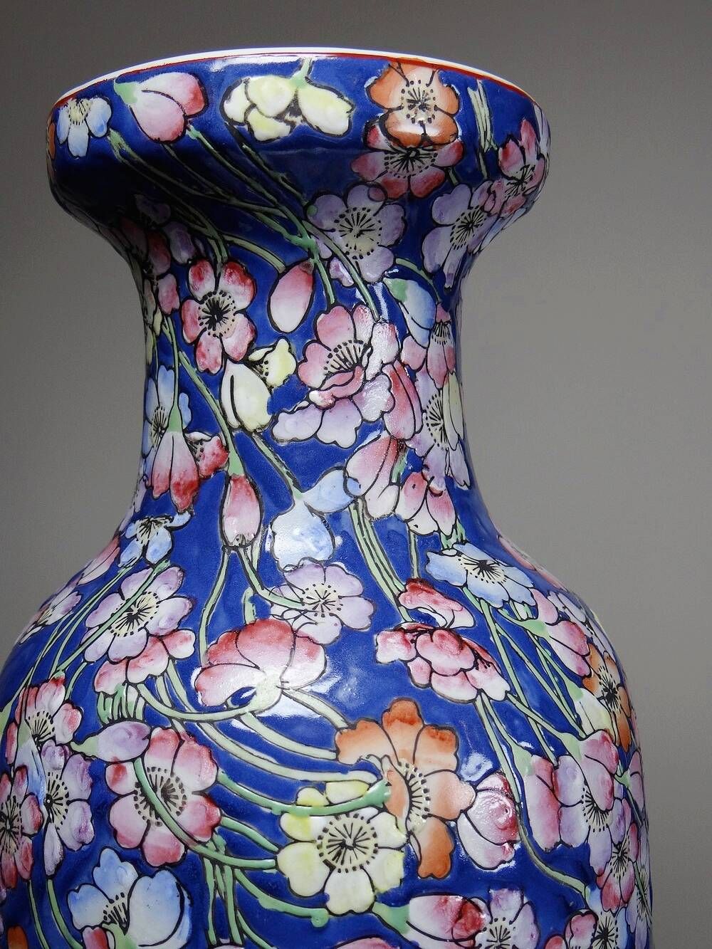 Chinese vase fine porcelain handcrafted enamel "1000 cherry blossoms" vintage