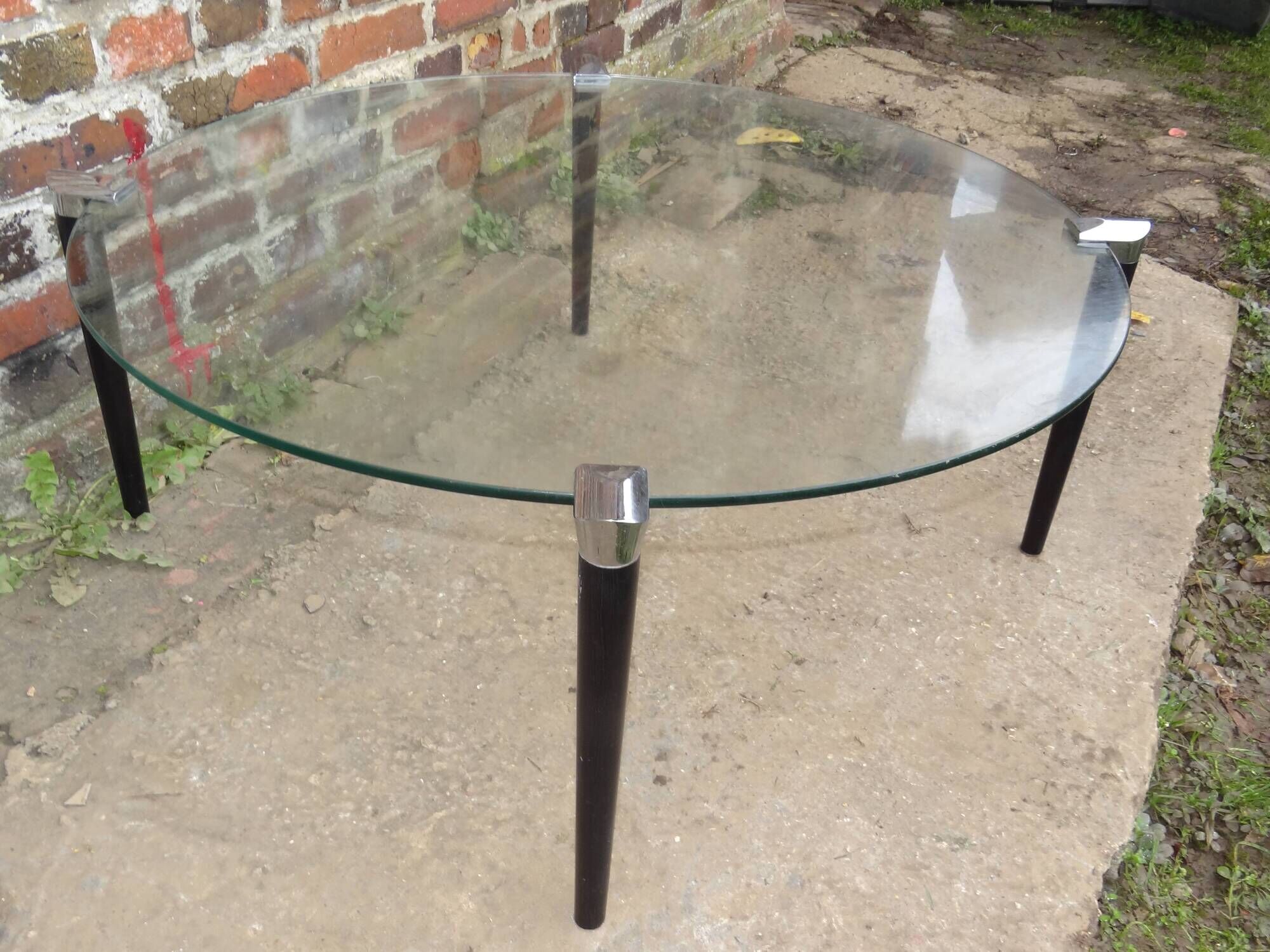 Round coffee table 1960