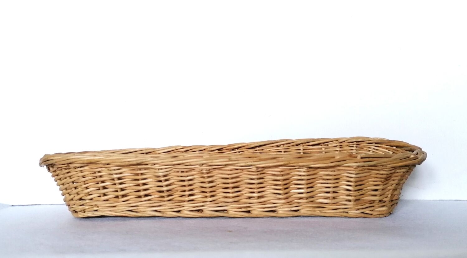 Braided wicker banneton bread basket