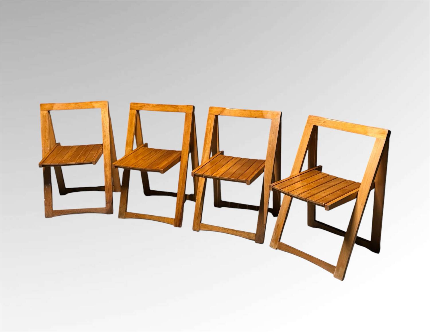 04 folding chairs 1970s