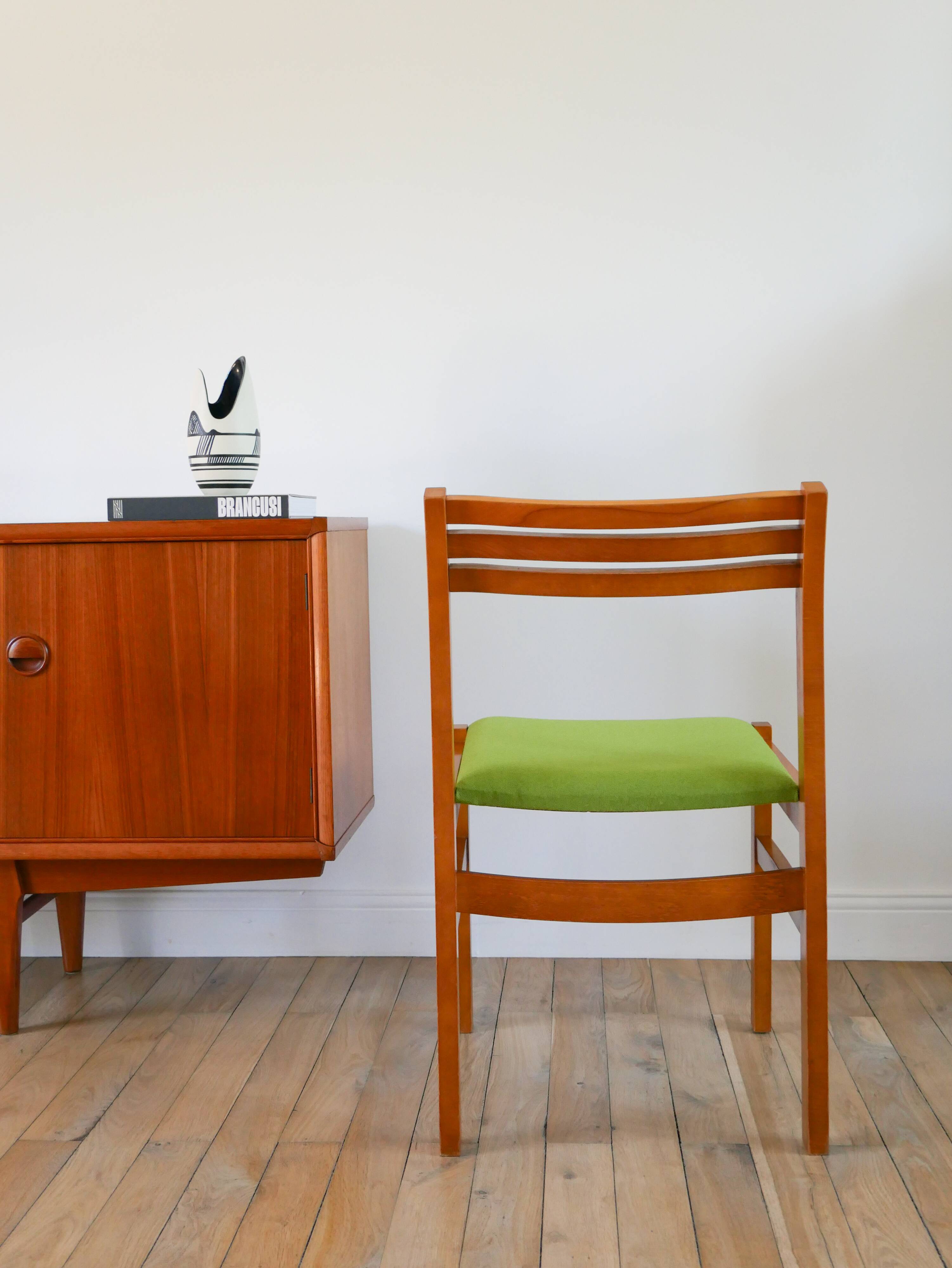 Set of 4 Scandinavian beech wood chairs, green wool, 1960.