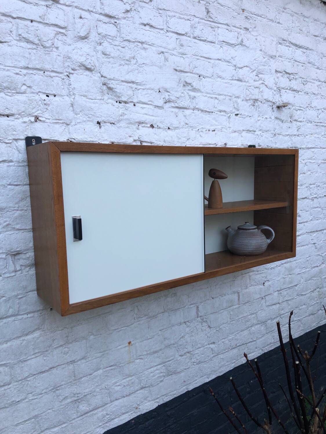 Shelf / display case