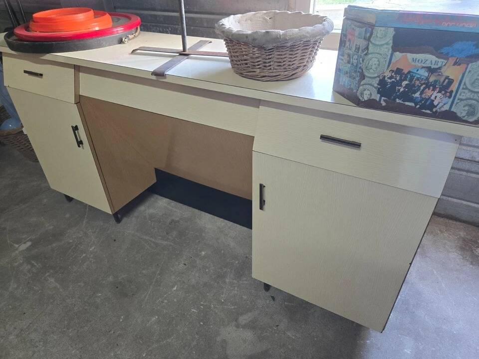 Modernist desk in formica, work from the 1950s.