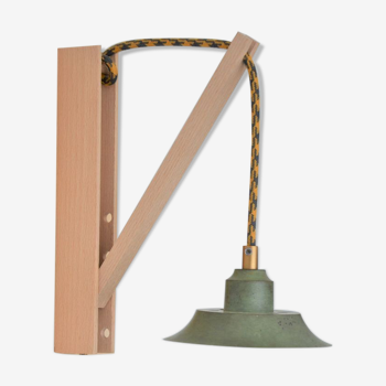 Green lamp and wooden support