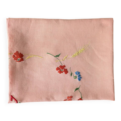 Nappe ancienne en lin épais brodé main rose 170x130 cm – Pièce unique