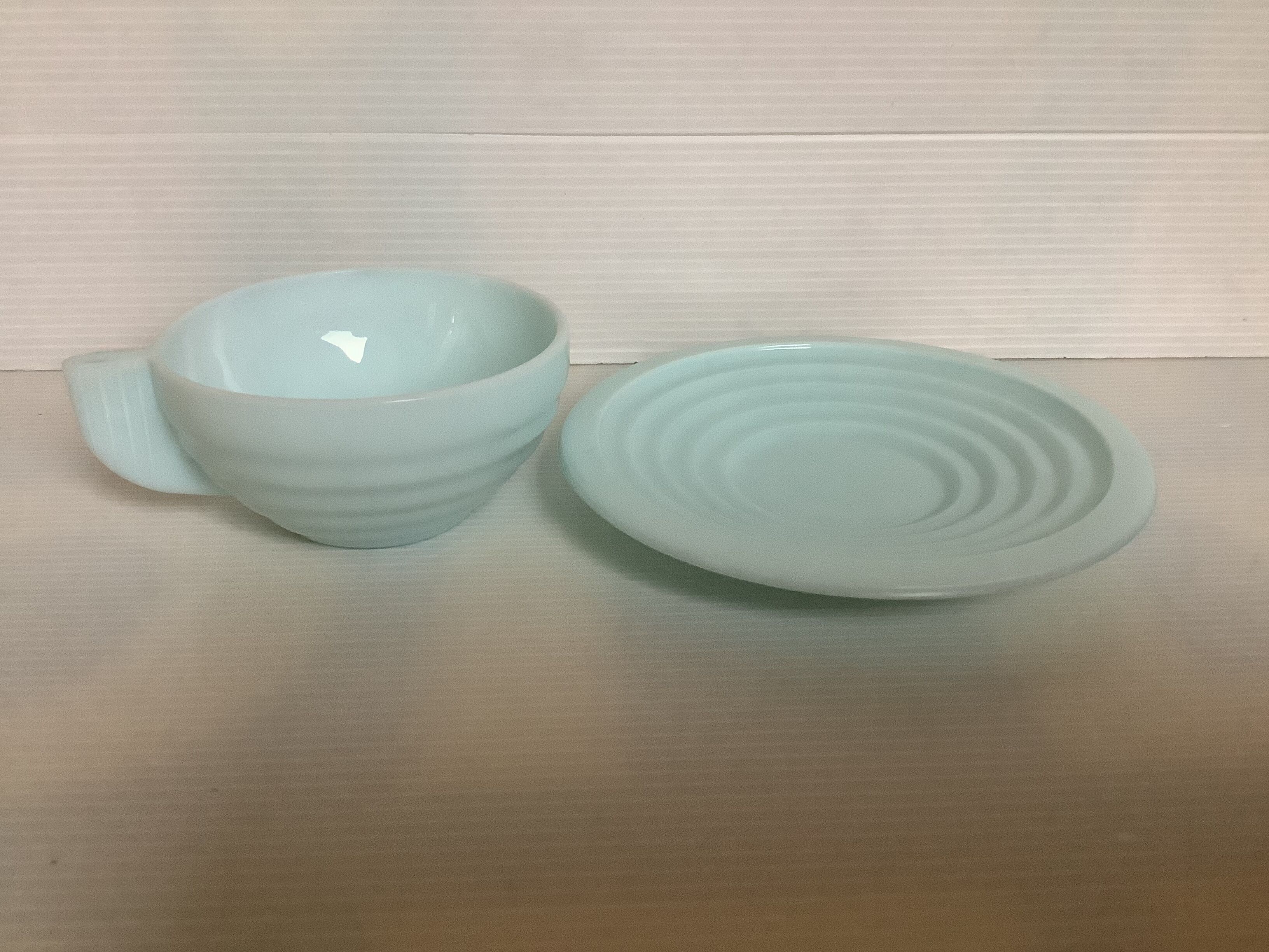 8 old Art Deco style mint cups