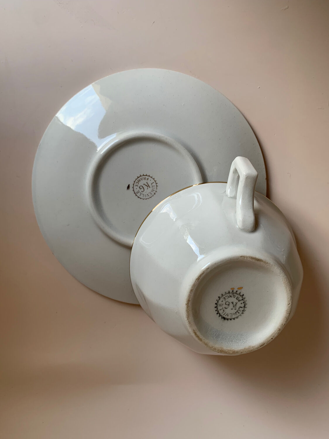 Set of 6 white Luneville porcelain coffee cups and saucer with gold rim