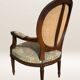Fauteuil médaillon de style Louis XVI
