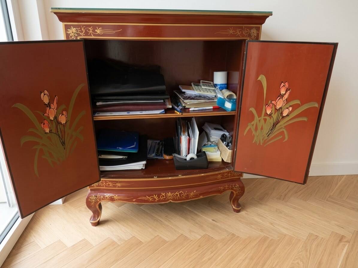 Red and gold lacquered Chinese-style low buffet set