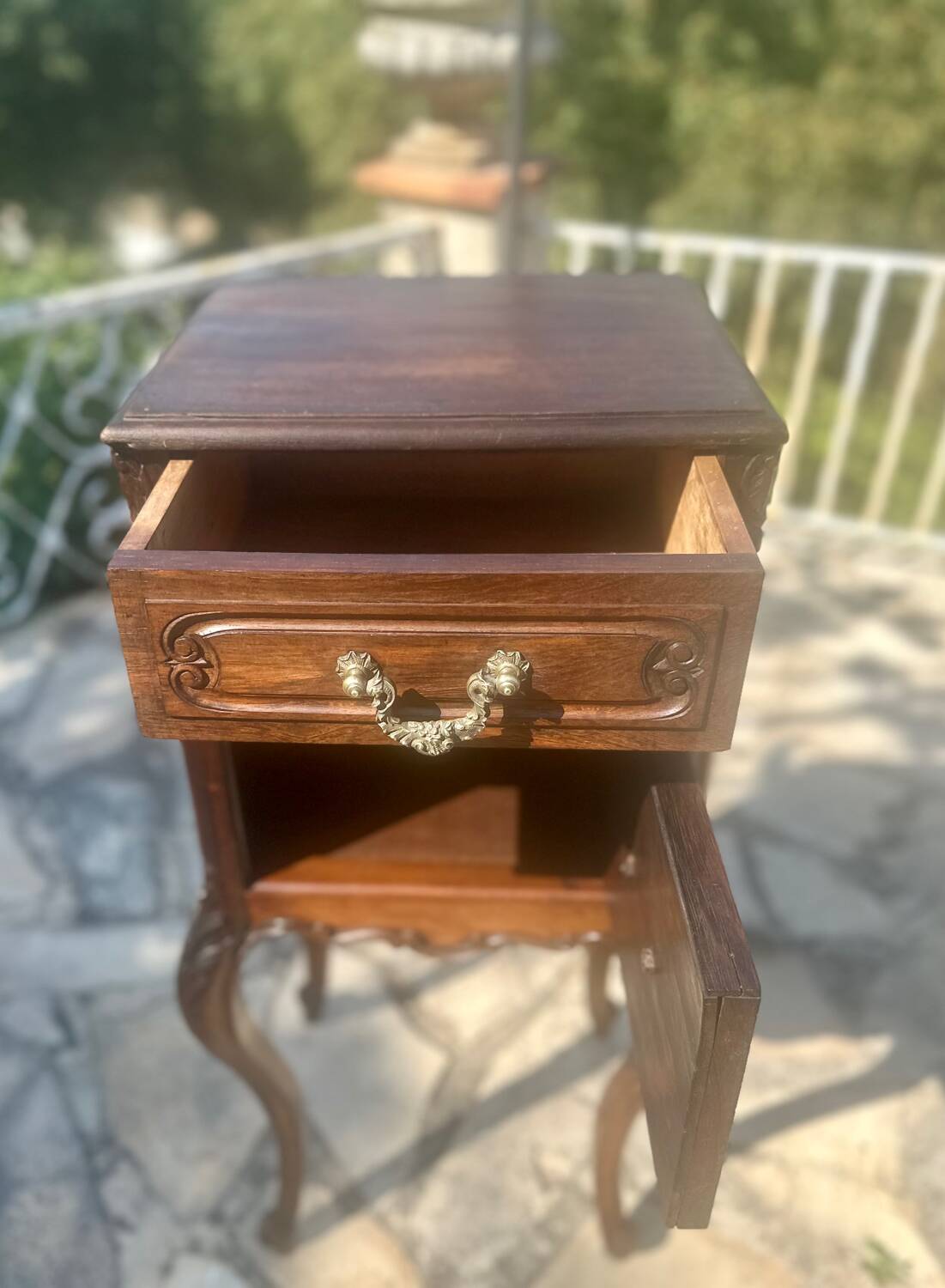 little Louis XV style flying table in rosewood, 19th century