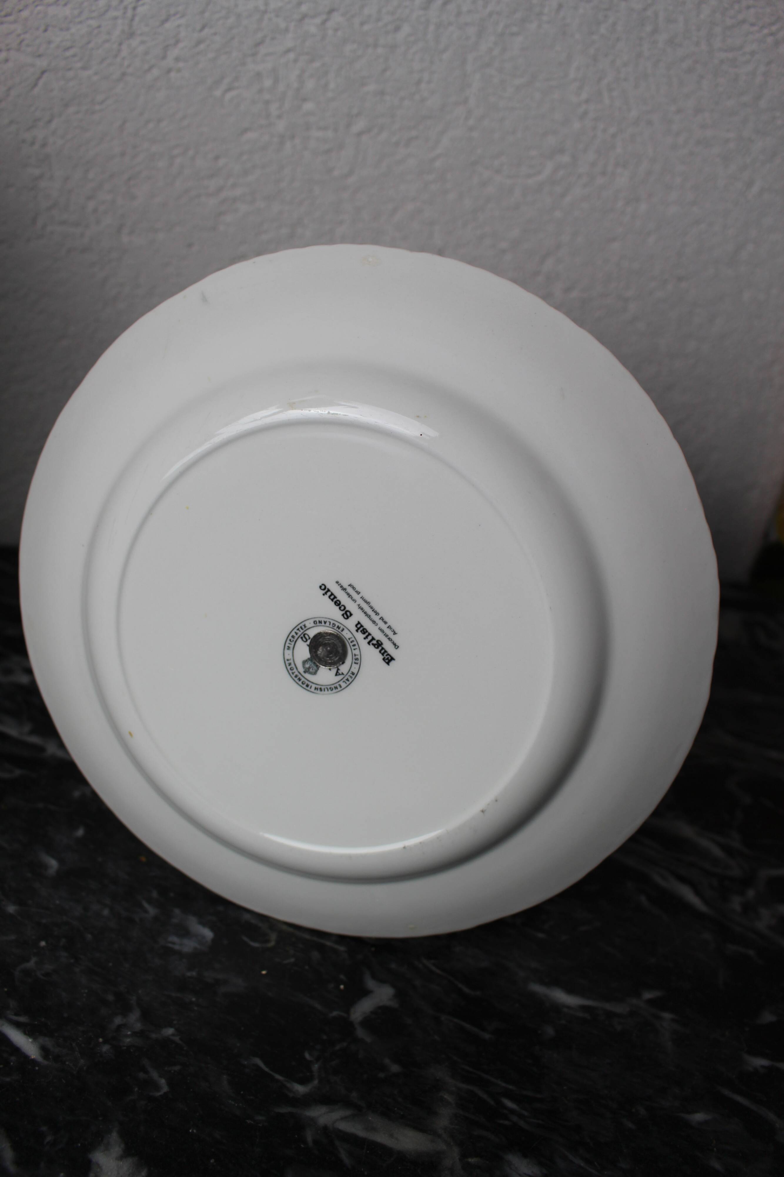 English porcelain servant