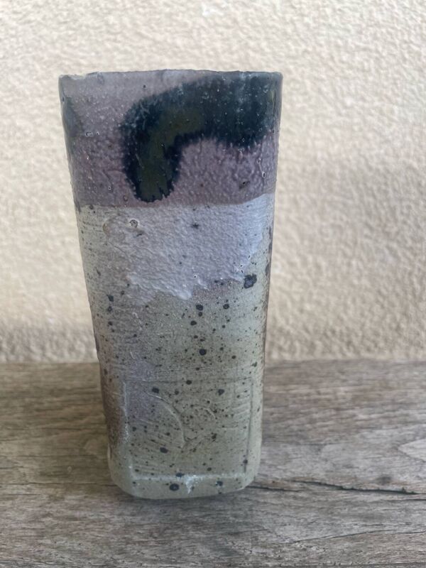 Céramiste d'atelier européen. Vase unique à glaçure