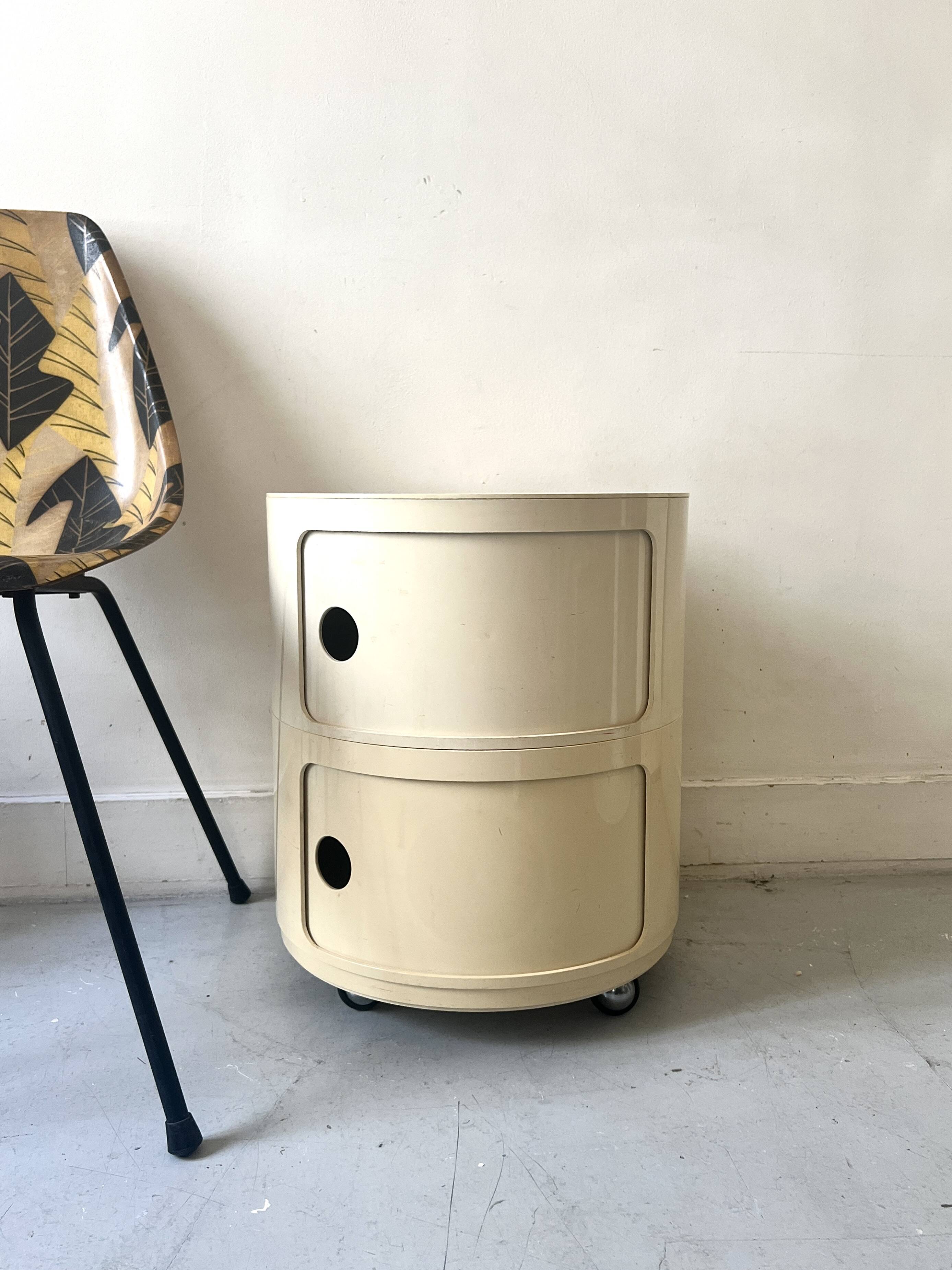 Componibili XL bedside table in cream by A. Castelli for Kartell, design 1970.