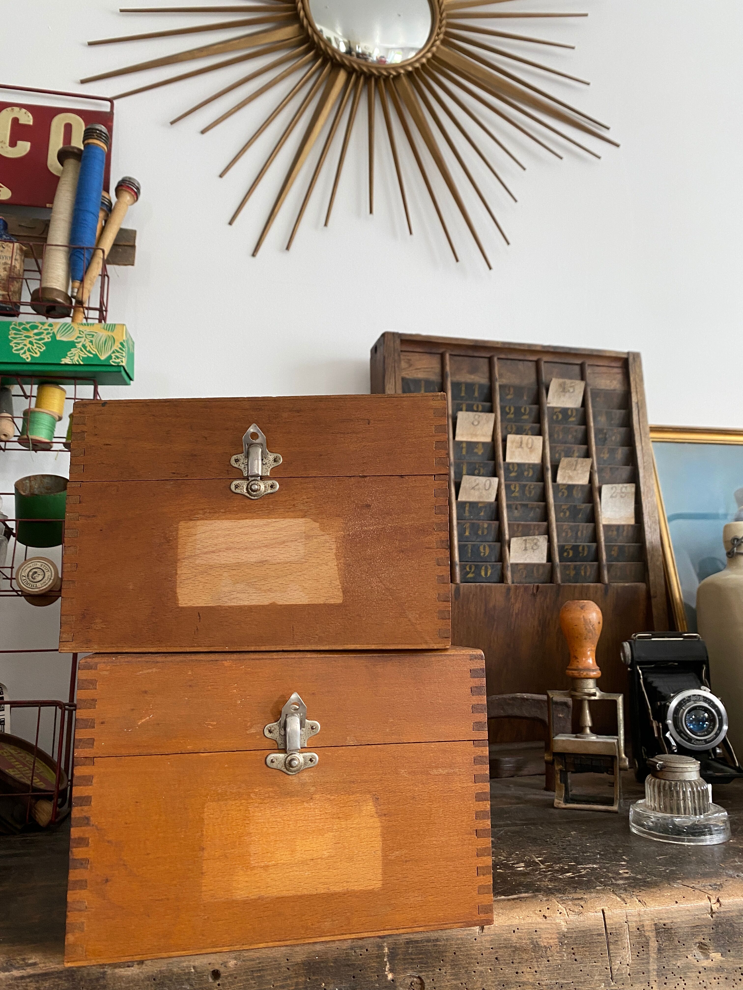 Set of 2 wooden plug boxes