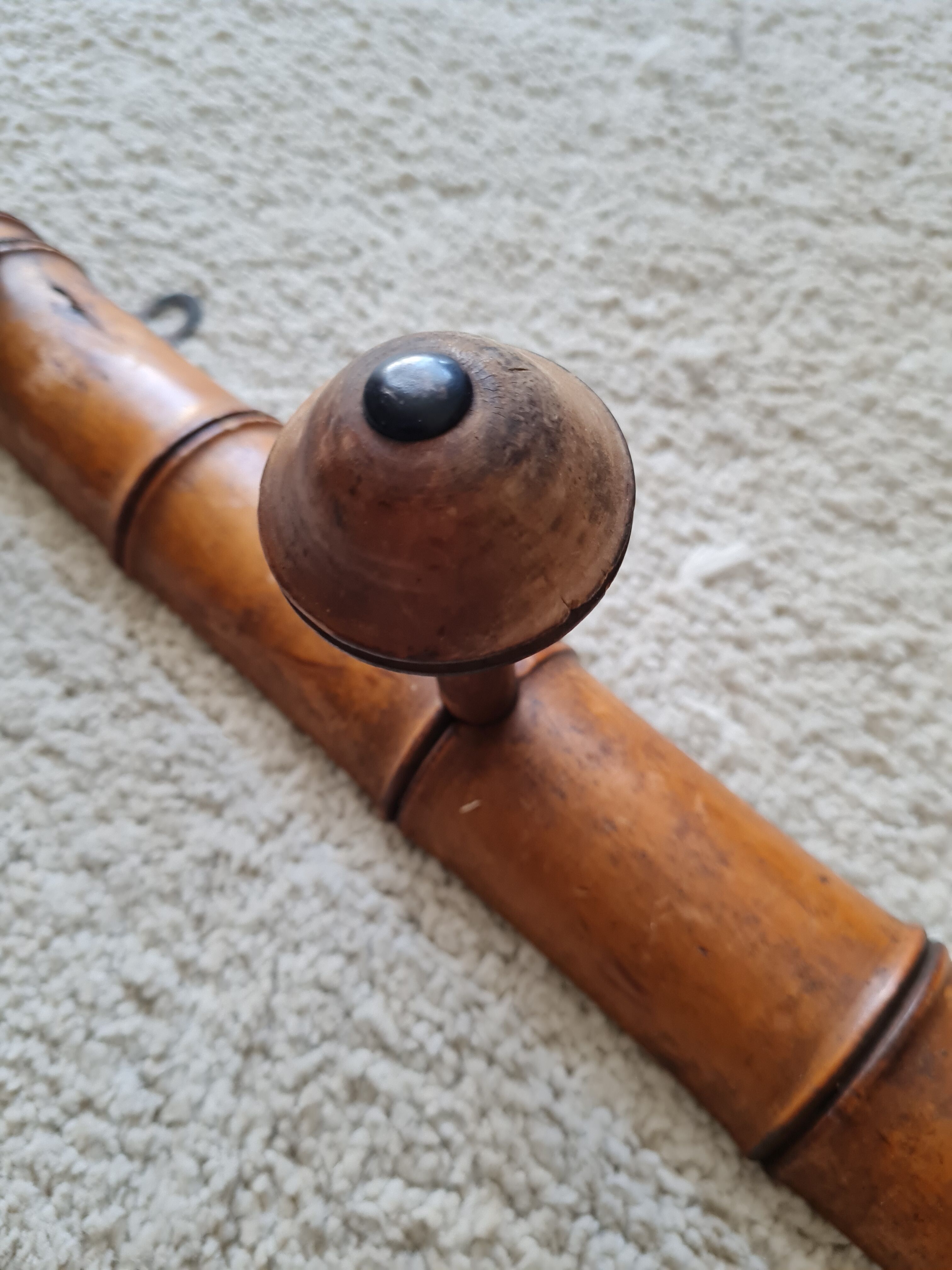 Patère des années 30 en bois imitation en bambou