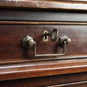 20th century wooden desk / partner desk in English style with a beautiful appearance