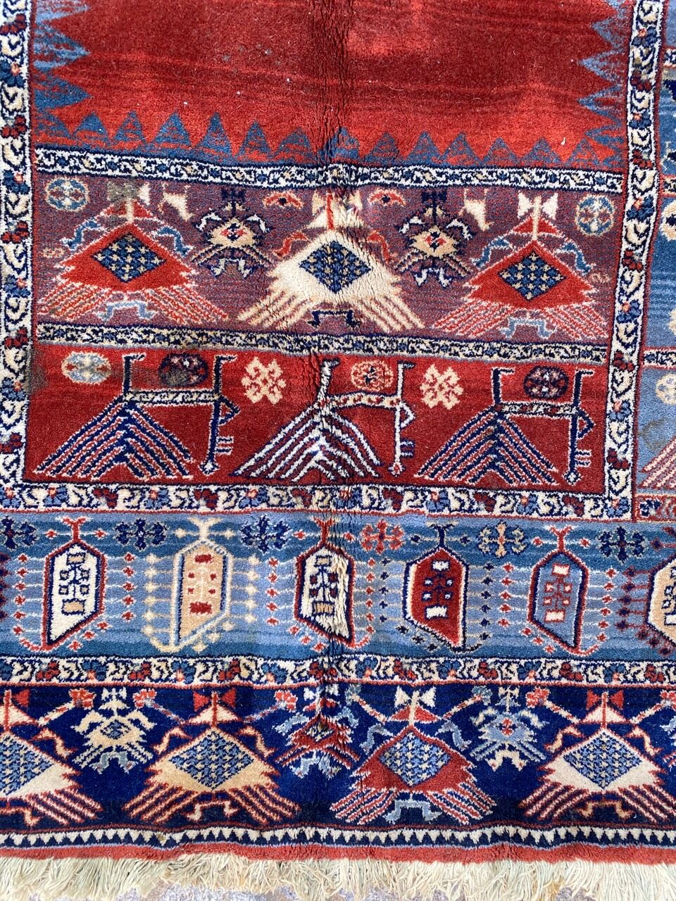 Persian-style mechanical carpet 178x194 cm