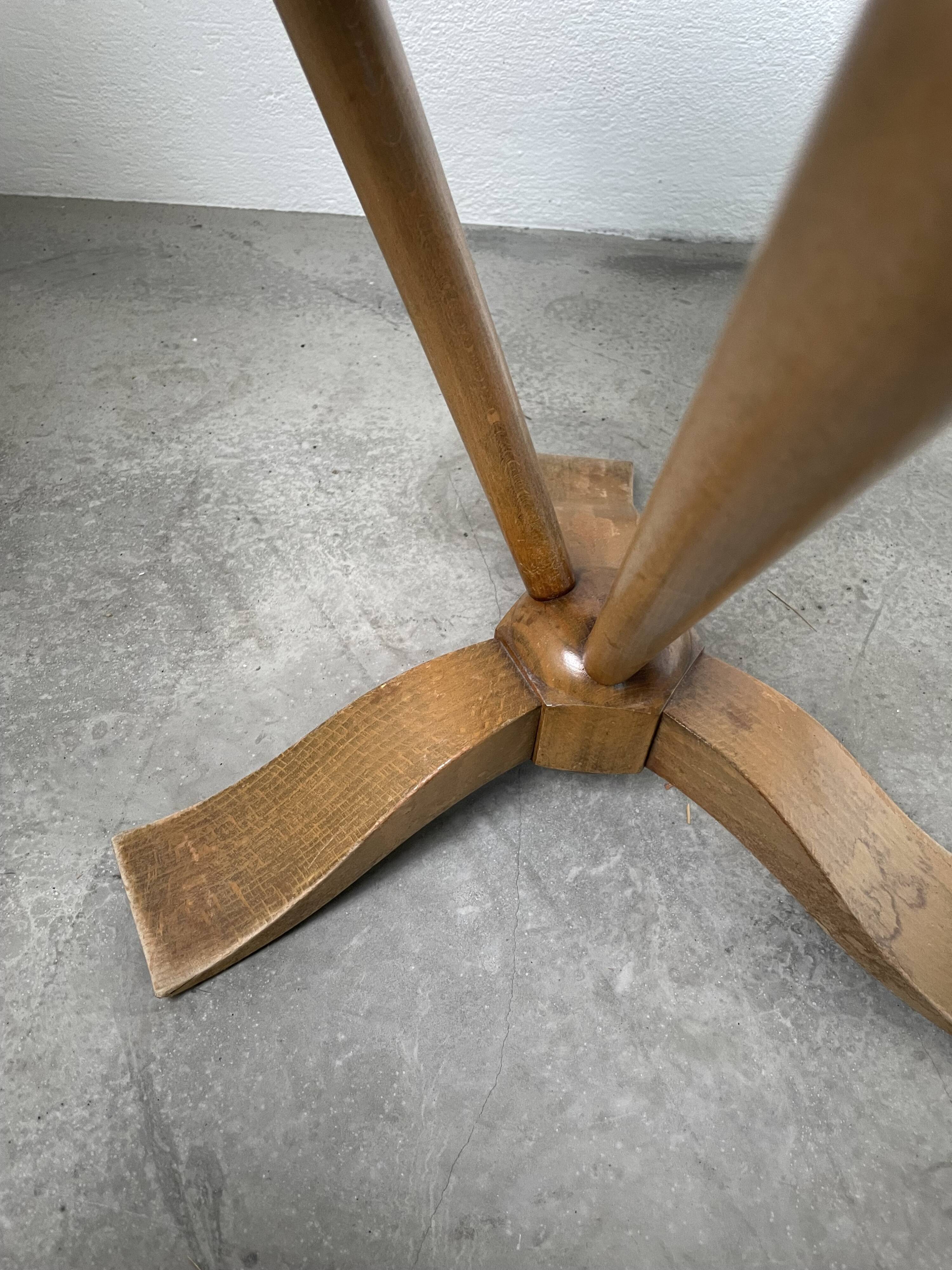 Art deco mirror pedestal table in walnut 1930