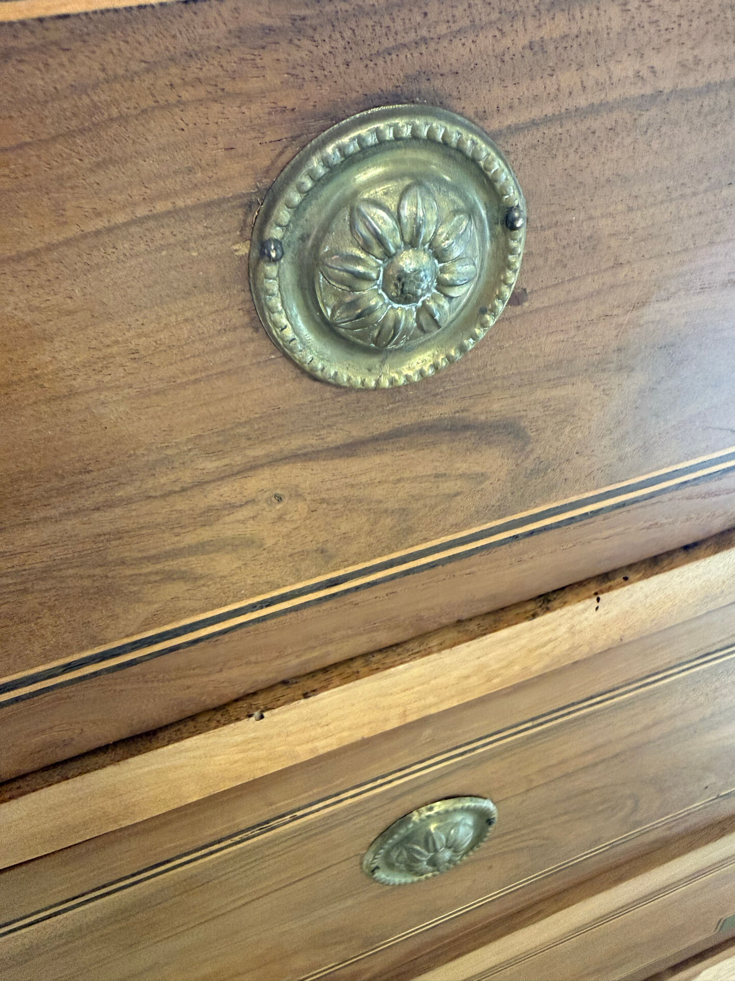 Pantaloon Chest