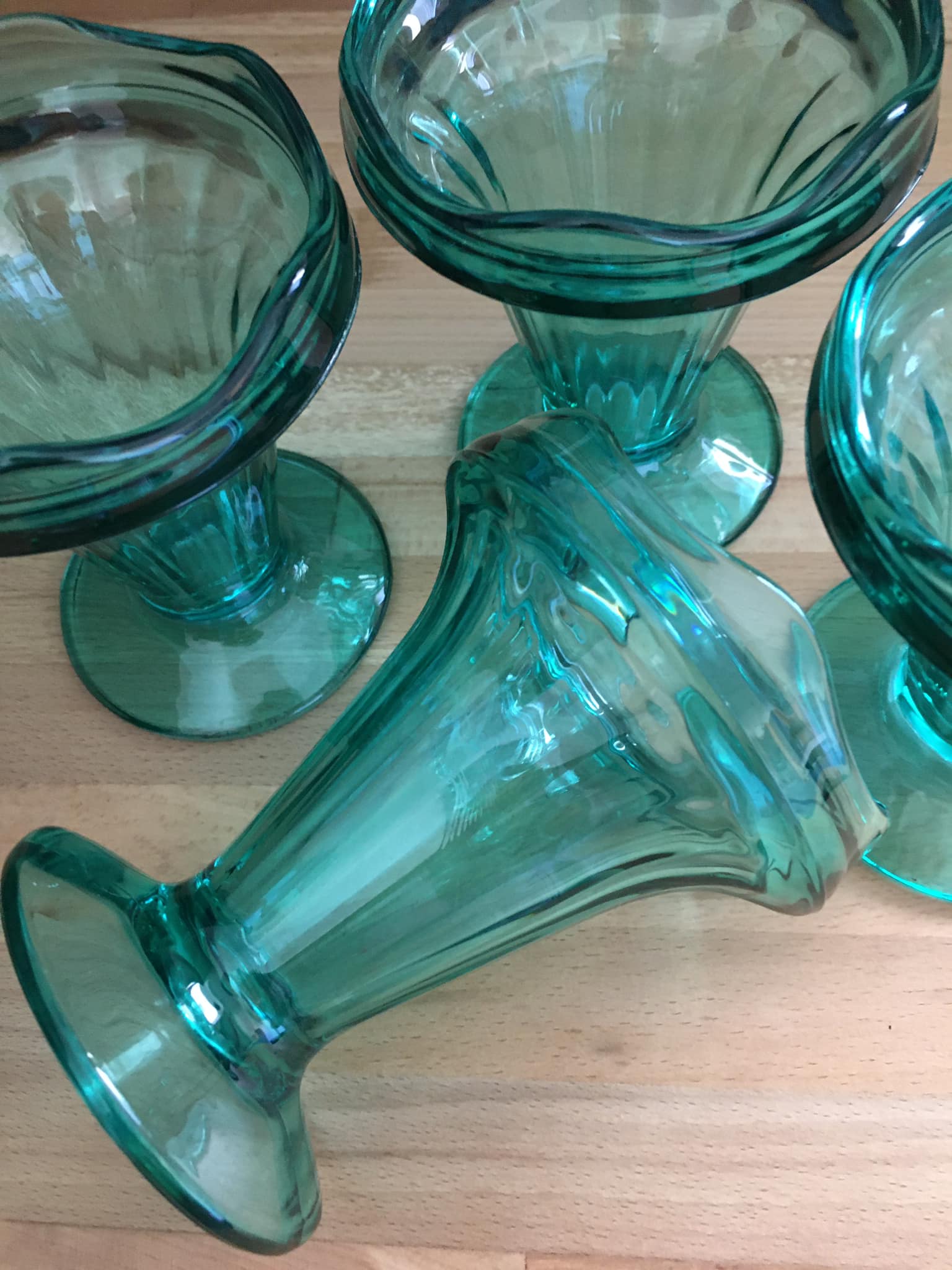 Ensemble de 4 coupes à glaces ou dessert en verre couleur bleu turquoise