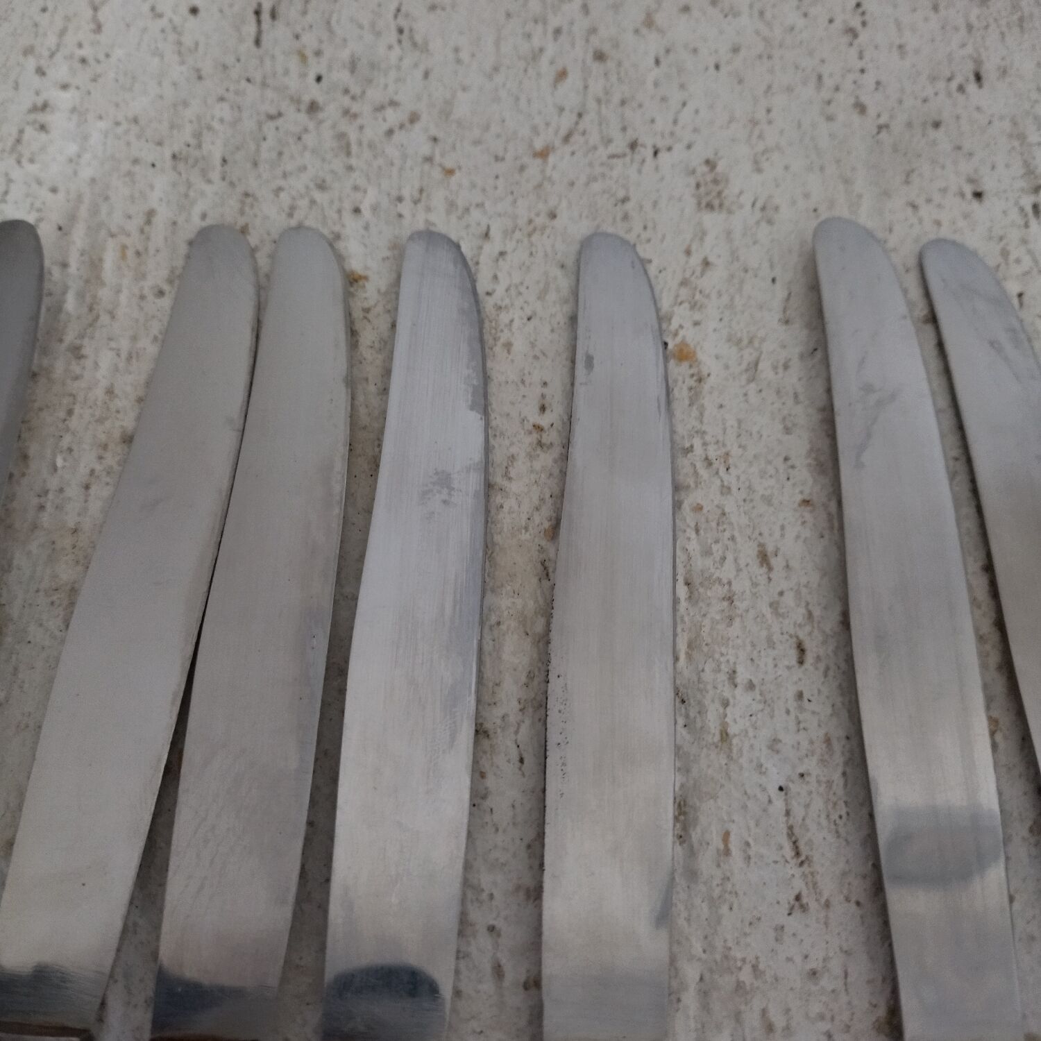 12 knives 40s Bakelite