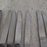 12 knives 40s Bakelite