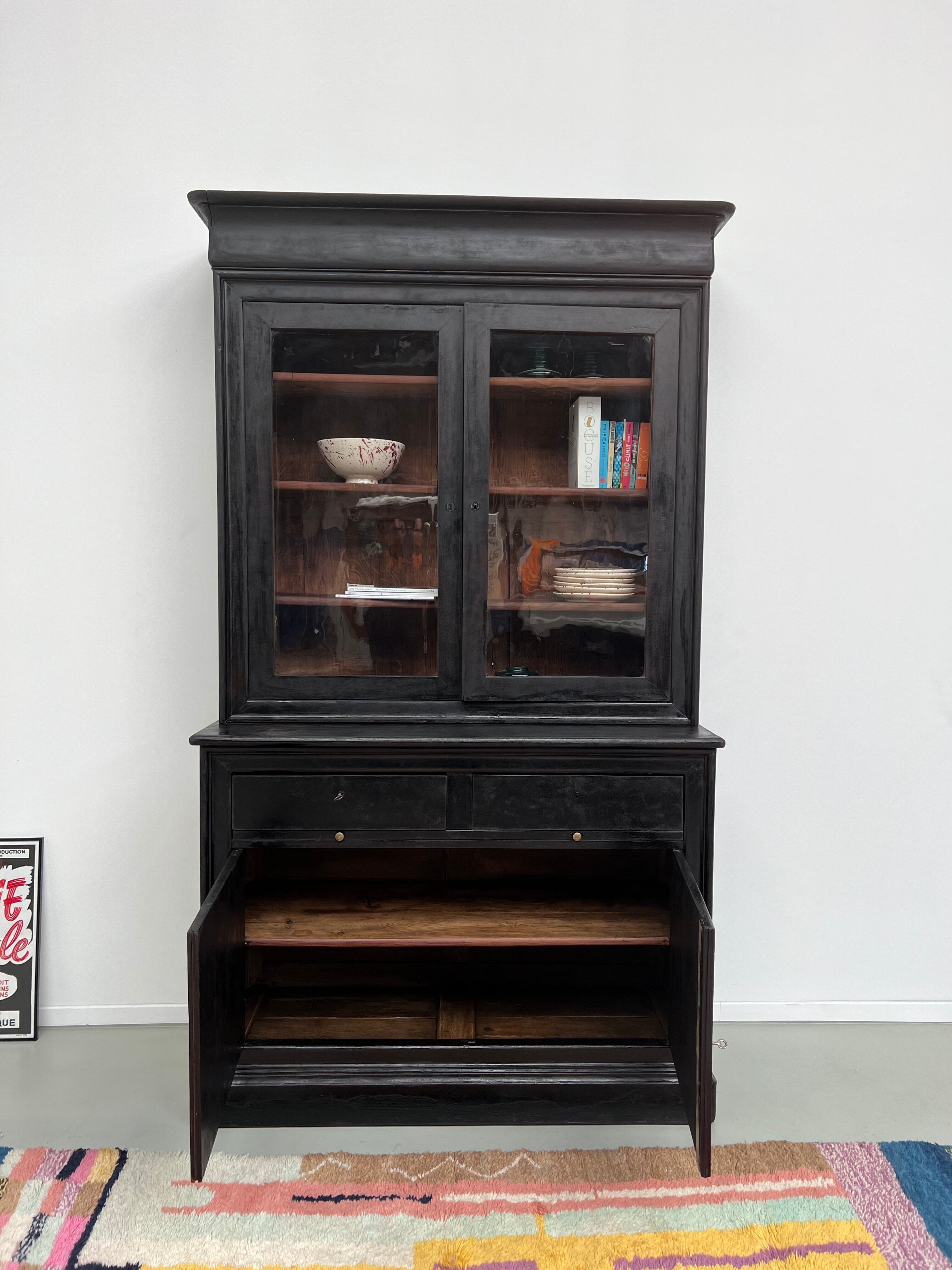 Sideboard - showcase 2 old body in blackened wood