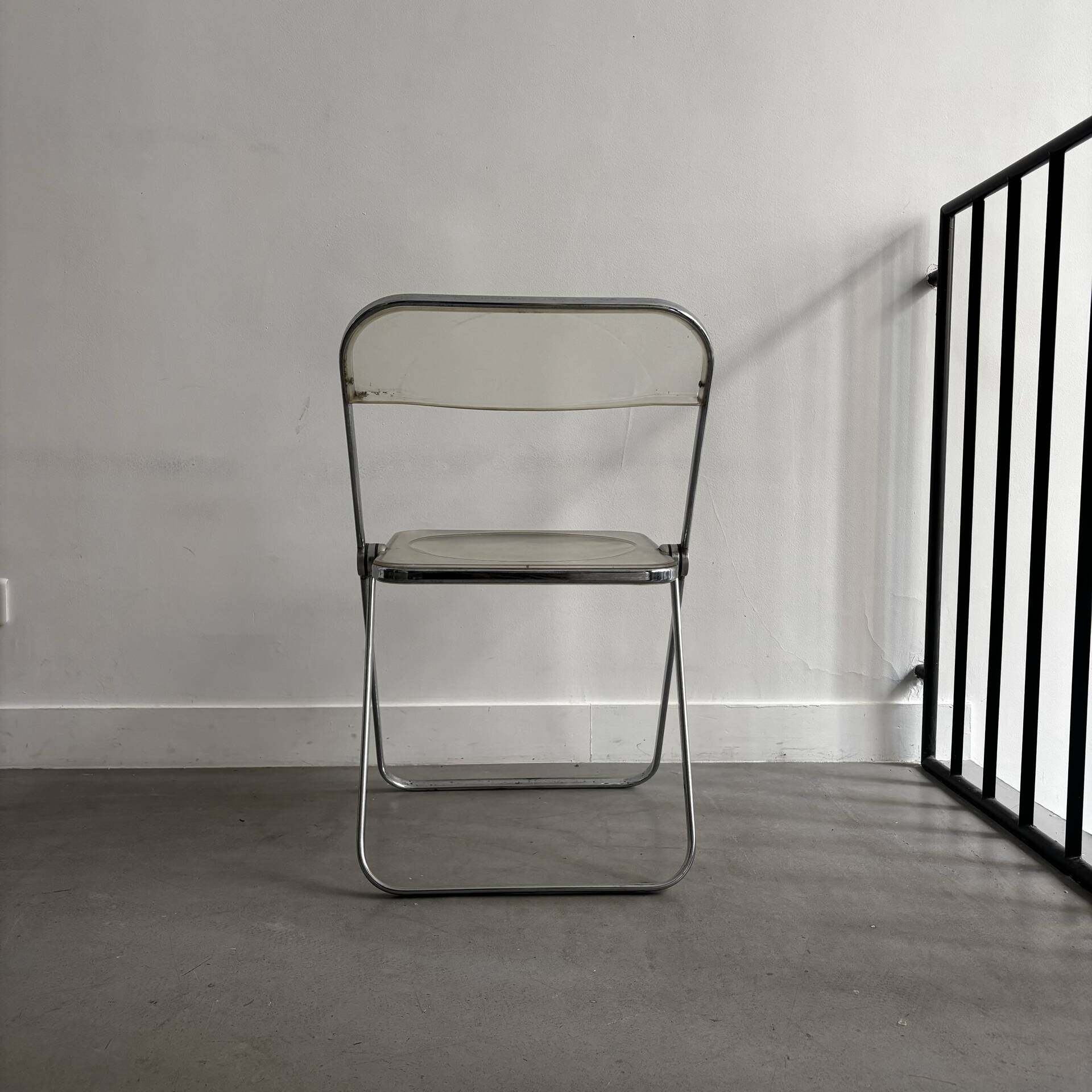 Chaises  «  Plia » par Giancarlo Piretti pour Castelli